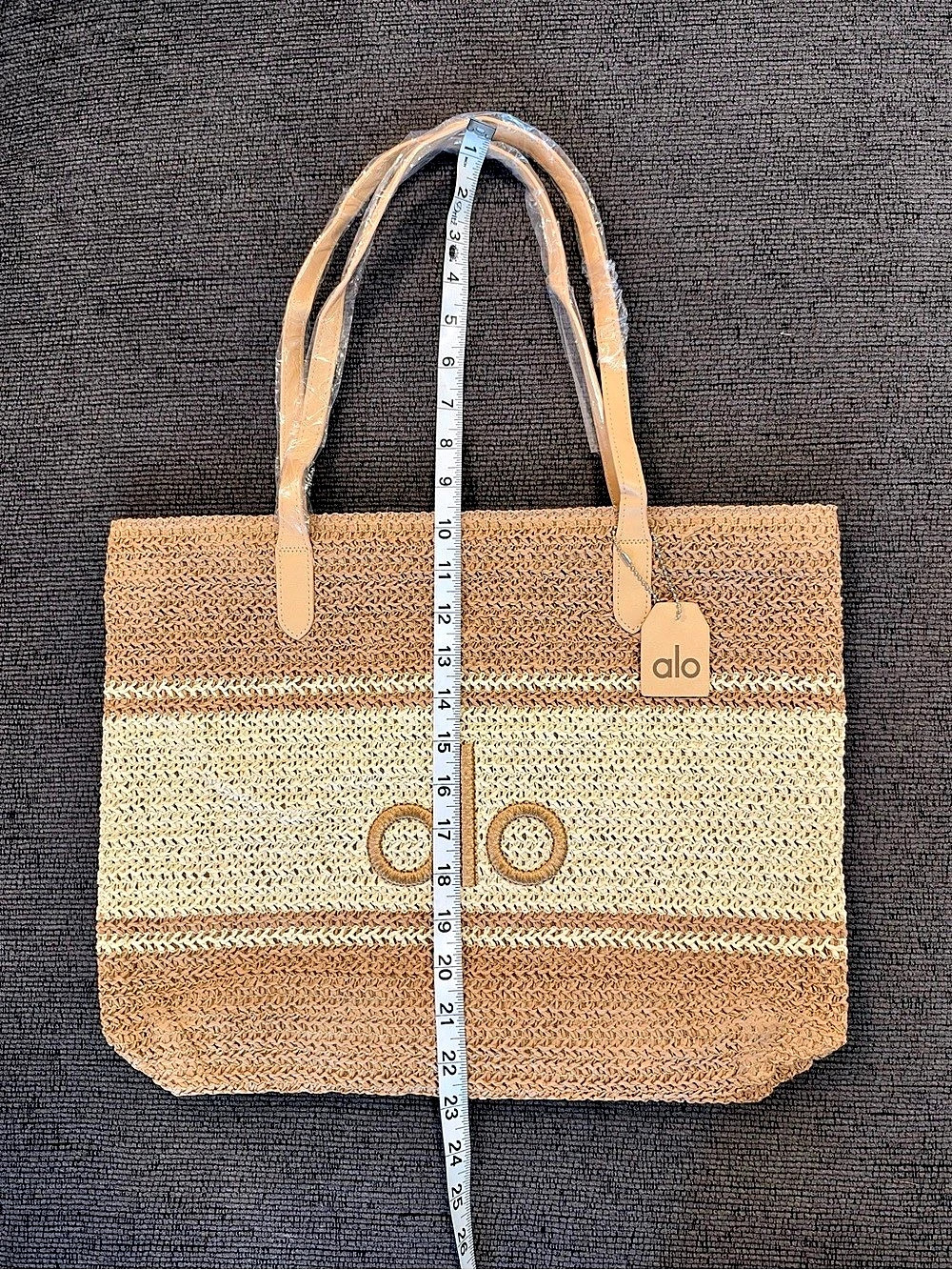Alo Yoga Woven Straw Tote Bag – Tan Cream Two Tone Large Beach Shoulder Bag - Picture 3 of 9